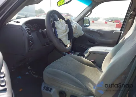 2000 Ford Expedition Xlt from USA, damaged, VIN 1FMRU1562YLC08238